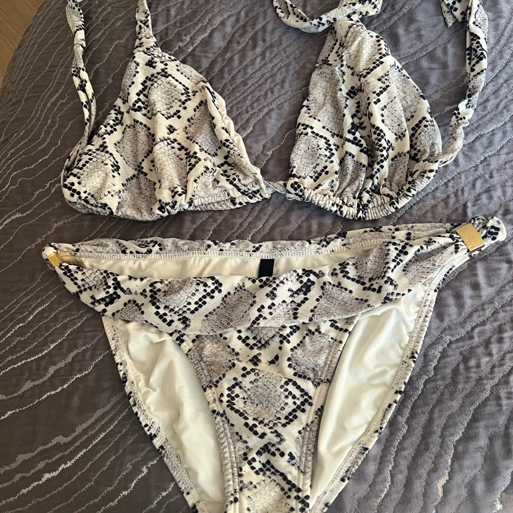 Barely worn Vix bikini